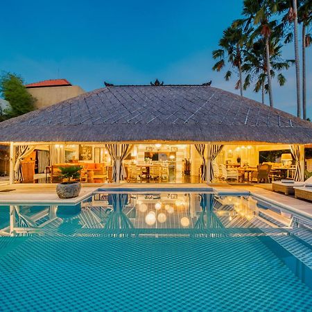 Villa Kalis, 10 Bedroom Family And Group Villa Seminyak  Luaran gambar