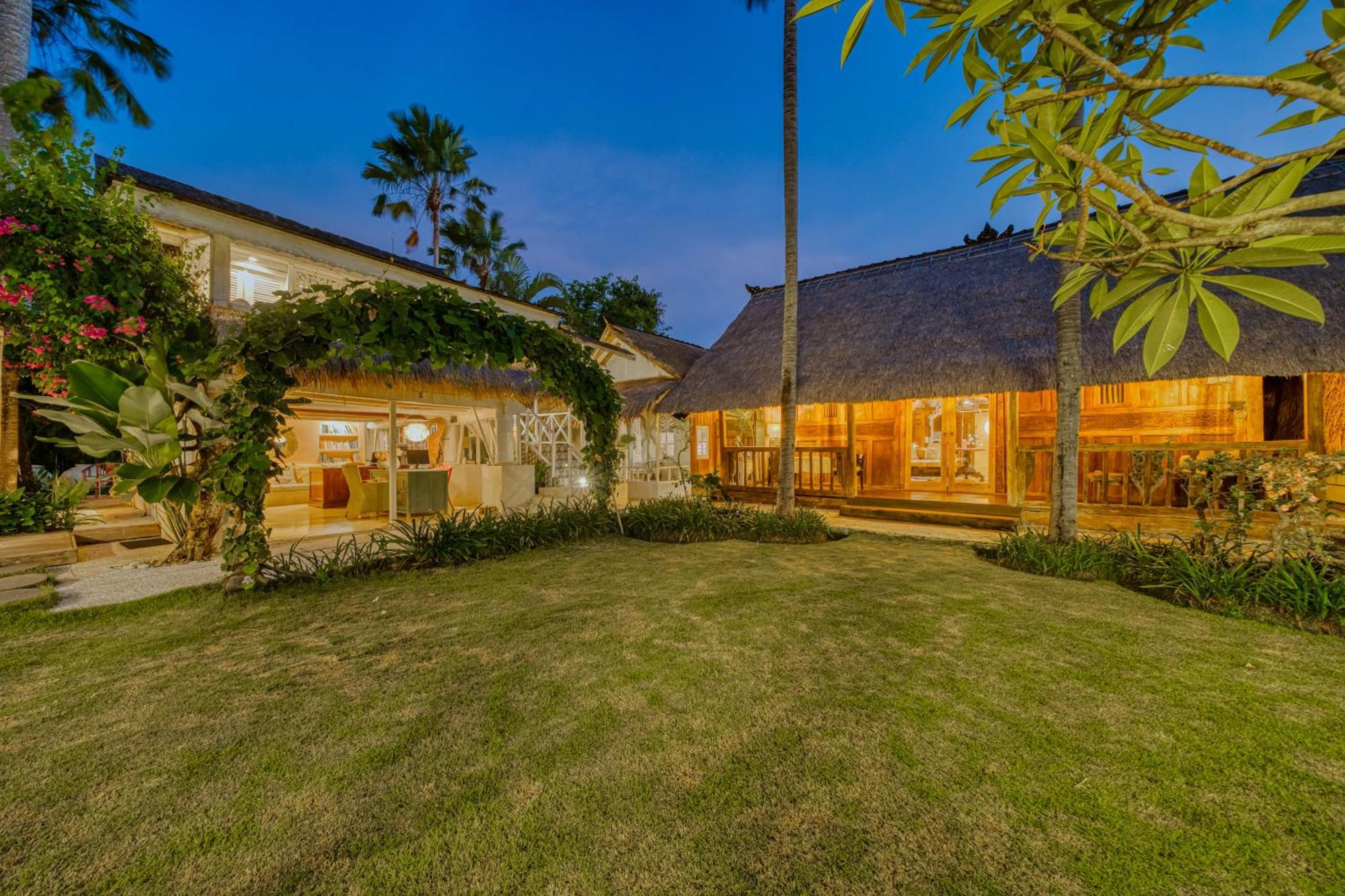 Villa Kalis, 10 Bedroom Family And Group Villa Seminyak  Luaran gambar