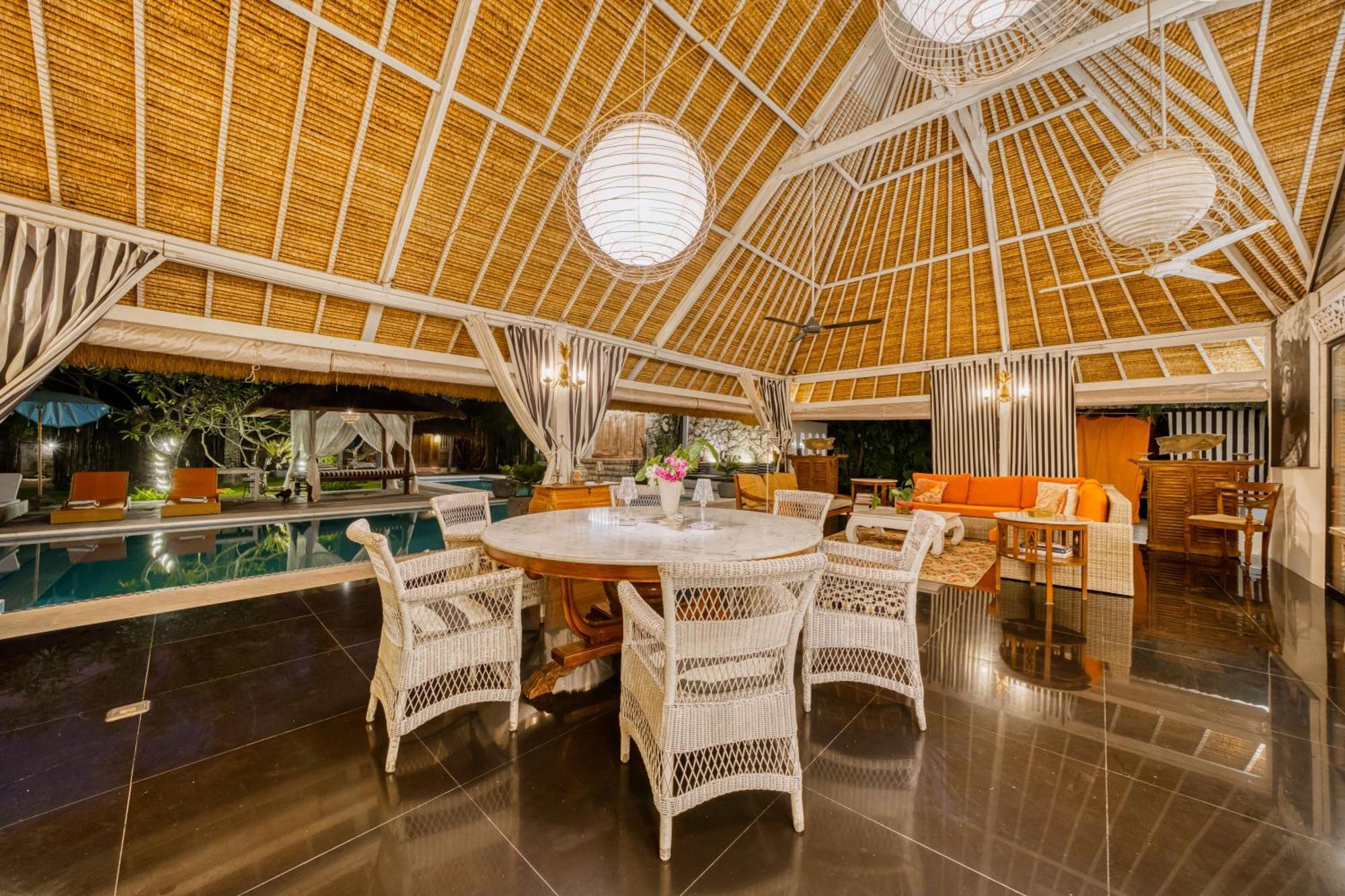 Villa Kalis, 10 Bedroom Family And Group Villa Seminyak  Luaran gambar